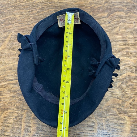 VINTAGE MATHILDE BY C&R BLACK FELT DANGLES PAGEBOY MODERN 70s 80s FANCY HAT - Picture 12 of 15